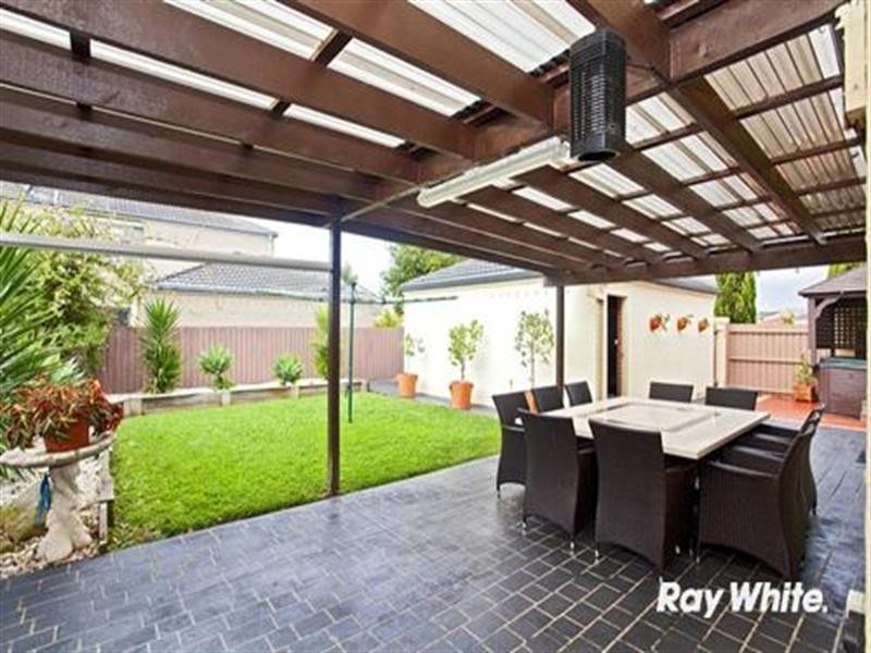 2 Schoeffel Grove, Horningsea Park NSW 2171