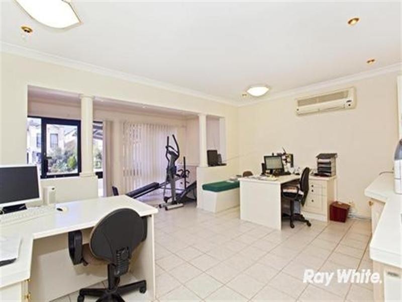 West Hoxton NSW 2171