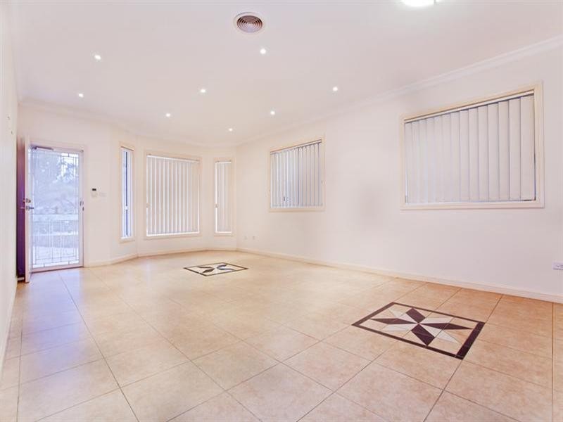 West Hoxton NSW 2171