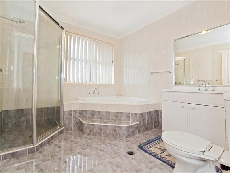 West Hoxton NSW 2171