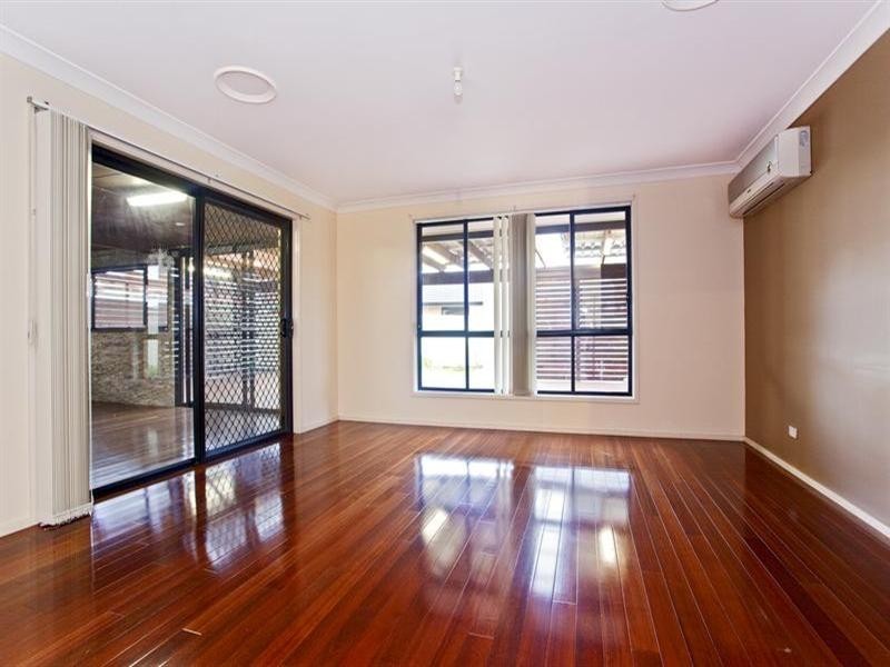 25 Coffs Harbour Avenue, Hoxton Park NSW 2171