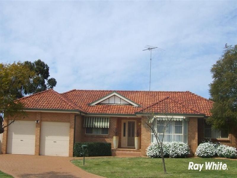 6 Glenalvon Place, West Hoxton NSW 2171