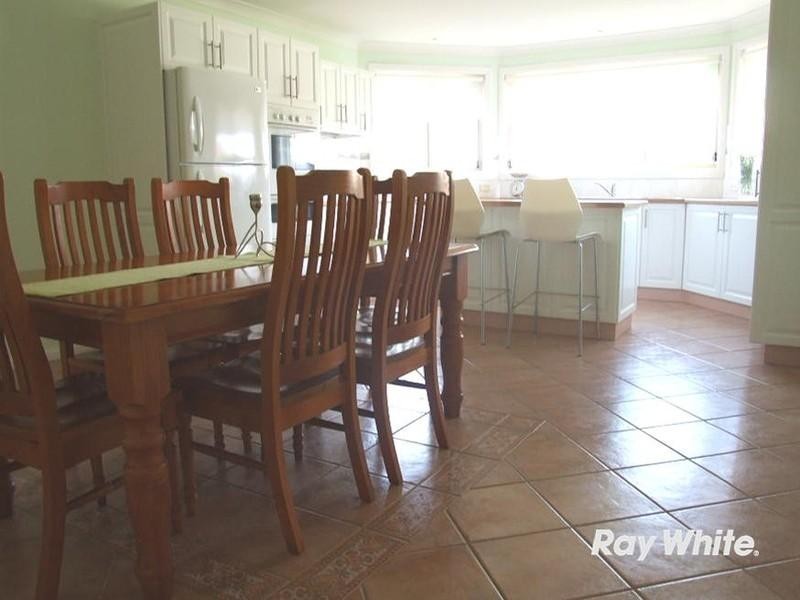 6 Glenalvon Place, West Hoxton NSW 2171