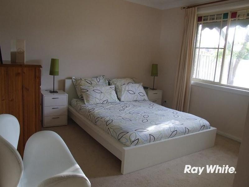 6 Glenalvon Place, West Hoxton NSW 2171