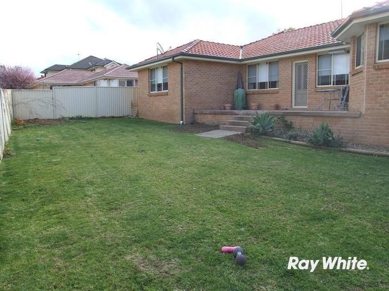 6 Glenalvon Place, West Hoxton NSW 2171