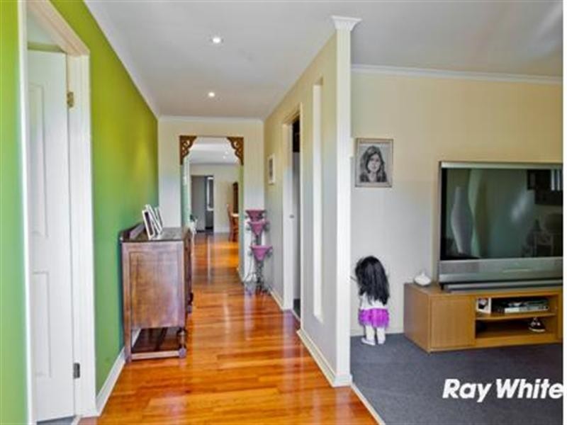 14 Ringarooma Circuit, West Hoxton NSW 2171