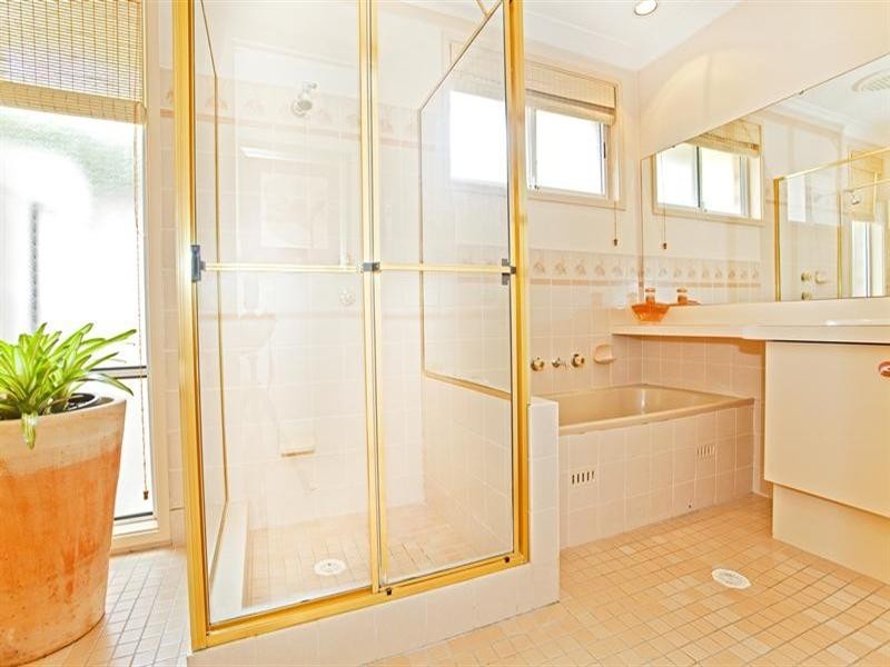 17 Banbury Crescent, Chipping Norton NSW 2170