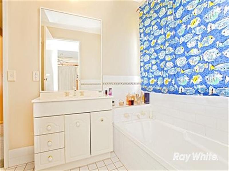 West Hoxton NSW 2171