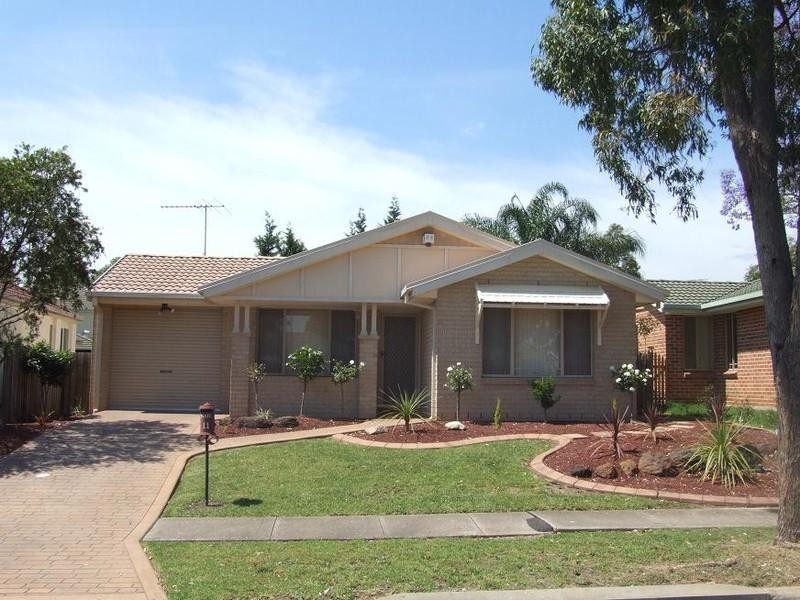 11 Brindabella Drive, Horningsea Park NSW 2171