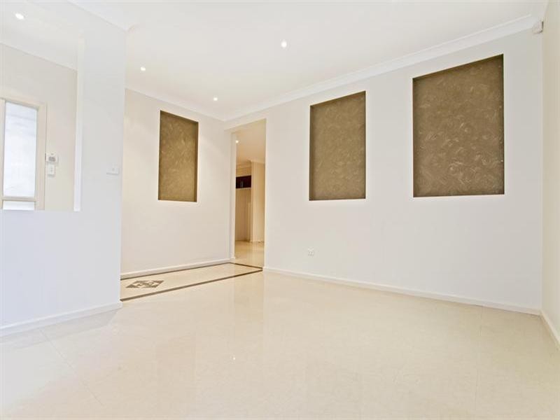 13 Hallen Place, West Hoxton NSW 2171