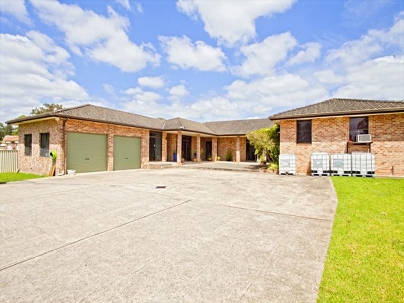 27 St Helens Close, West Hoxton NSW 2171