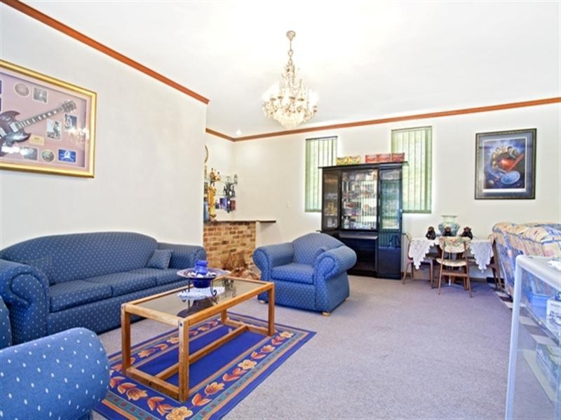 27 St Helens Close, West Hoxton NSW 2171