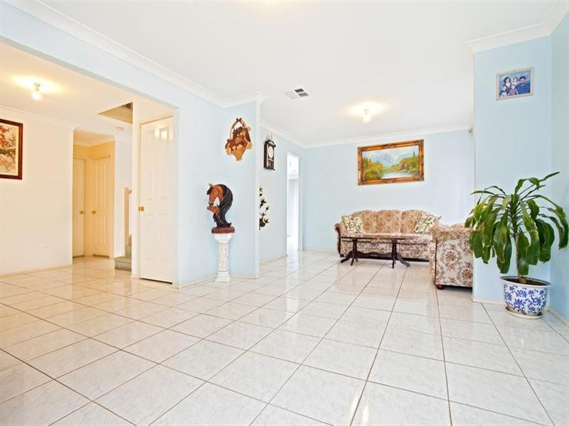 17 Cherry Place, Prestons NSW 2170