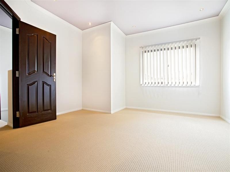 11 Redpa Close, West Hoxton NSW 2171