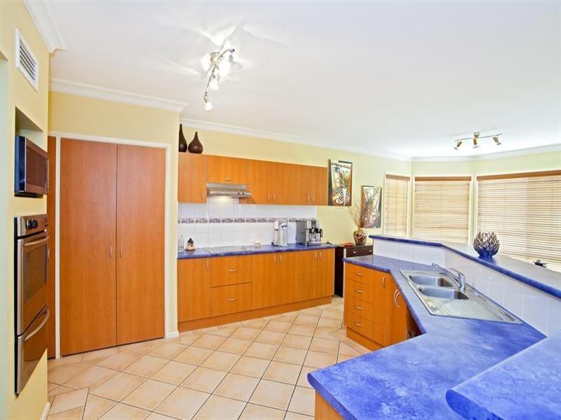 76 Scottsdale Circuit, West Hoxton NSW 2171