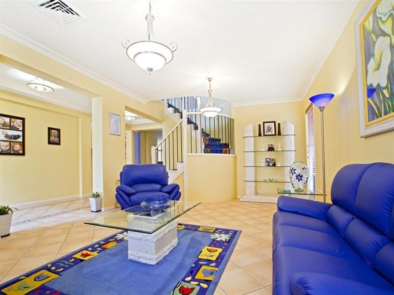 76 Scottsdale Circuit, West Hoxton NSW 2171