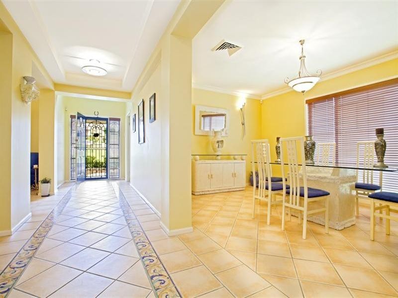 76 Scottsdale Circuit, West Hoxton NSW 2171