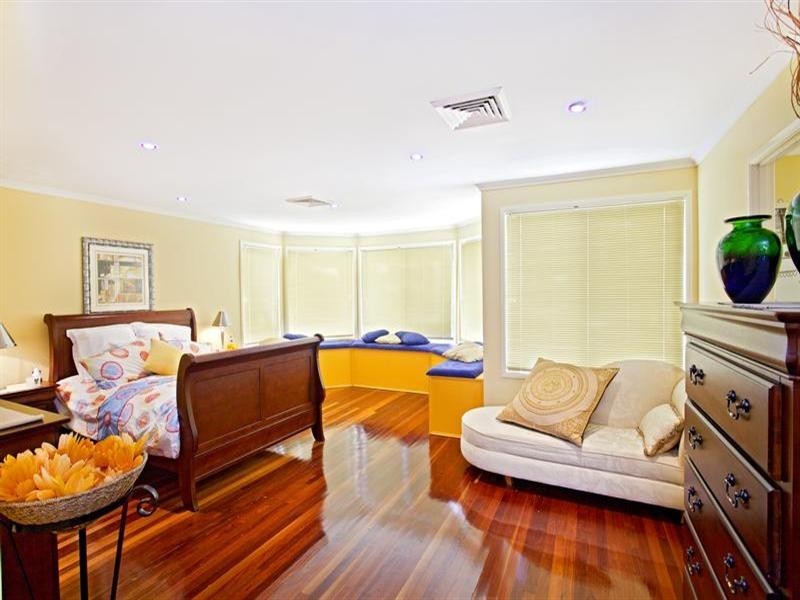 76 Scottsdale Circuit, West Hoxton NSW 2171