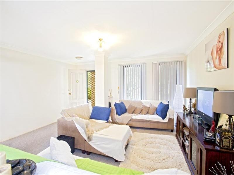 2 Howe Avenue, Horningsea Park NSW 2171