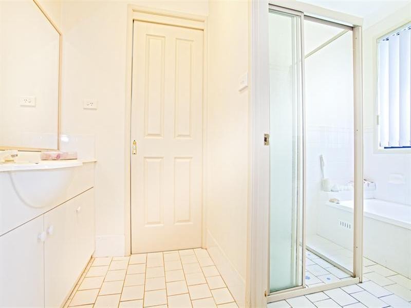 2 Howe Avenue, Horningsea Park NSW 2171