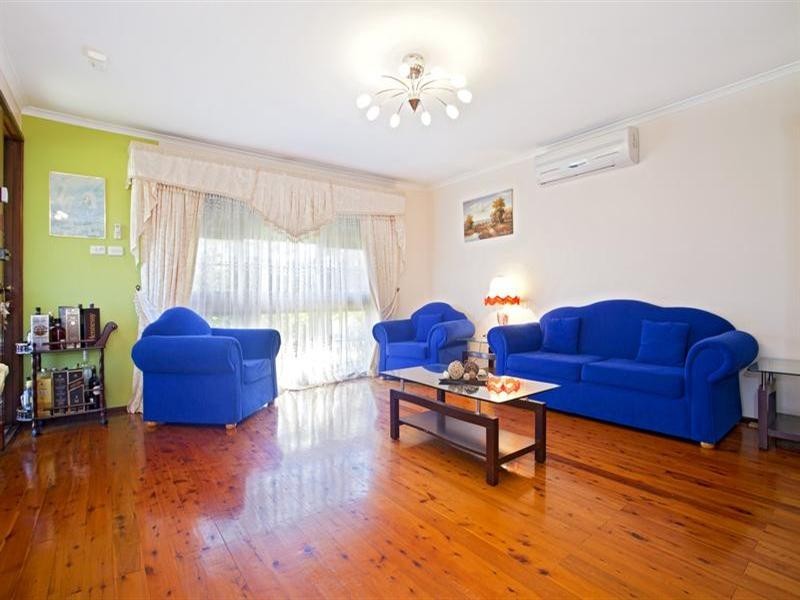 13 Cromer Place, St Johns Park NSW 2176