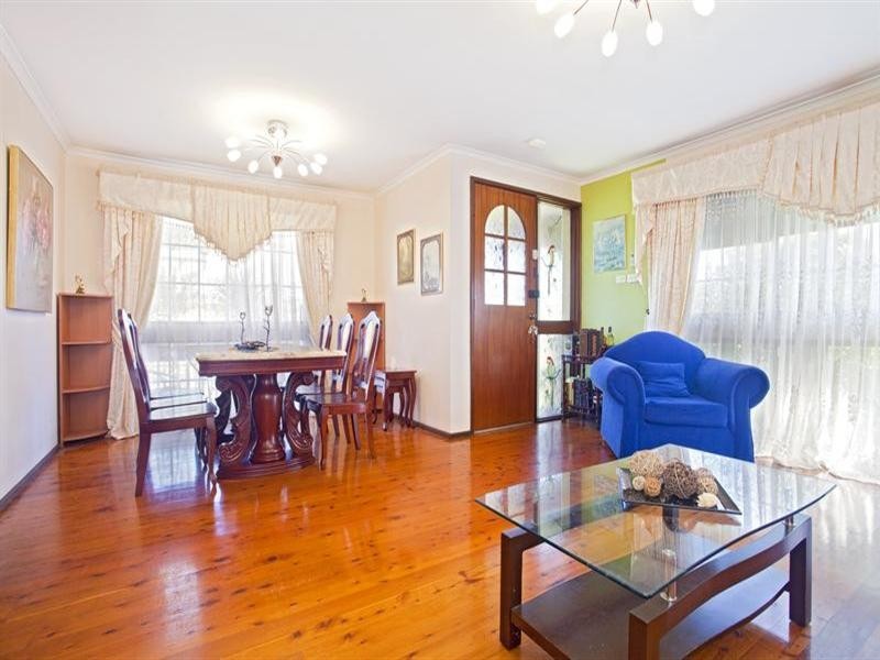 13 Cromer Place, St Johns Park NSW 2176