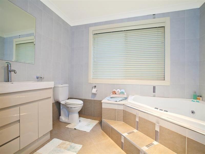 West Hoxton NSW 2171