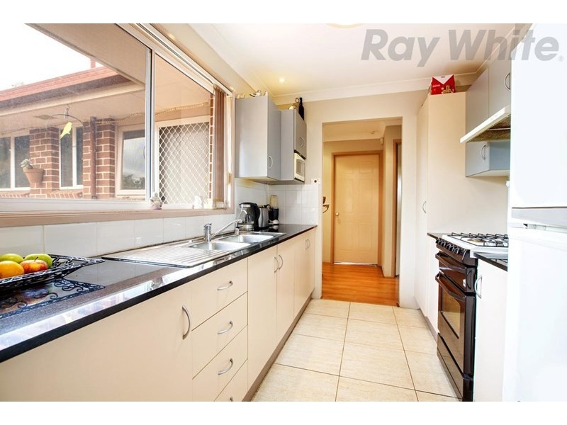 1 Yalwal Court, Prestons NSW 2170