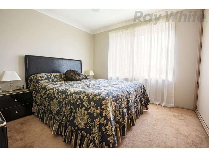 1 Yalwal Court, Prestons NSW 2170