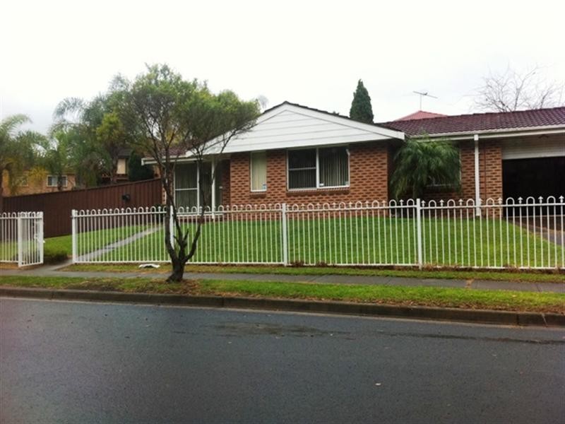 44 Sartor Crescent, Bossley Park NSW 2176
