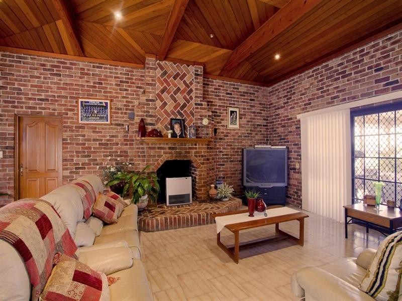 Edensor Park NSW 2176