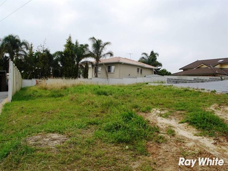 Edensor Park NSW 2176