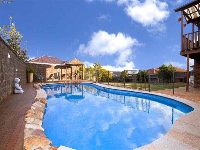 3 Russell Close, Green Valley NSW 2168