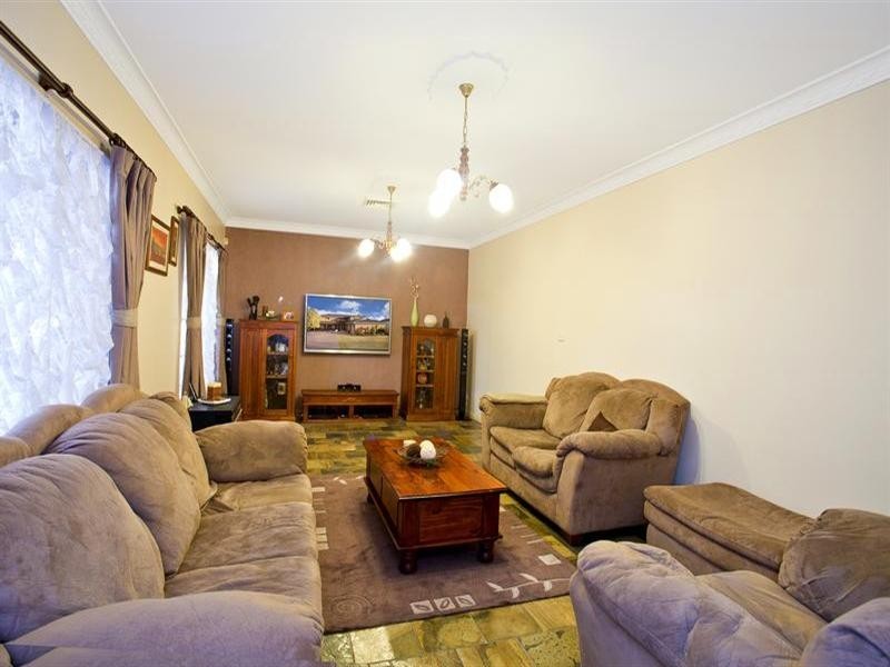 3 Russell Close, Green Valley NSW 2168