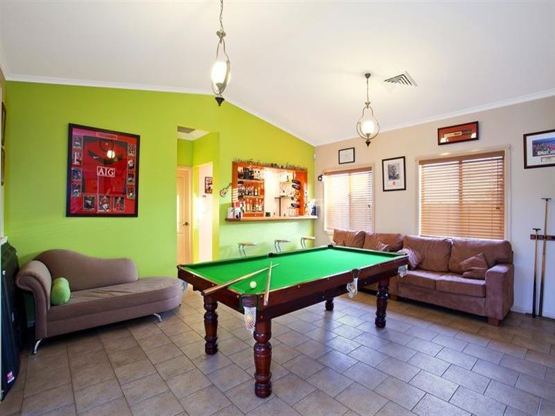 3 Russell Close, Green Valley NSW 2168