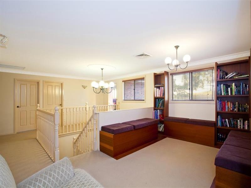 3 Russell Close, Green Valley NSW 2168