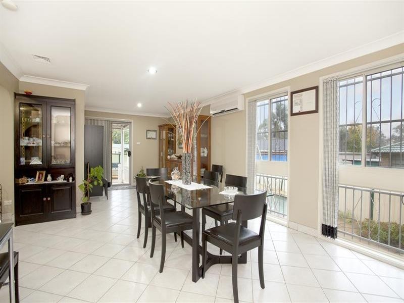 Edensor Park NSW 2176