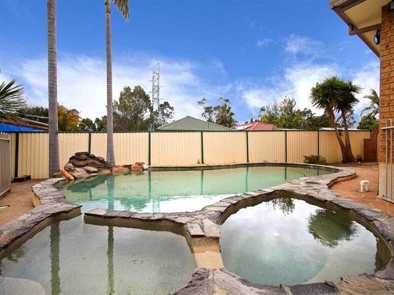 Edensor Park NSW 2176