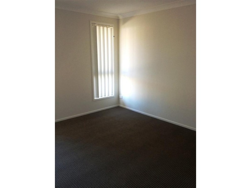 8 Hargrave Avenue, Middleton Grange NSW 2171