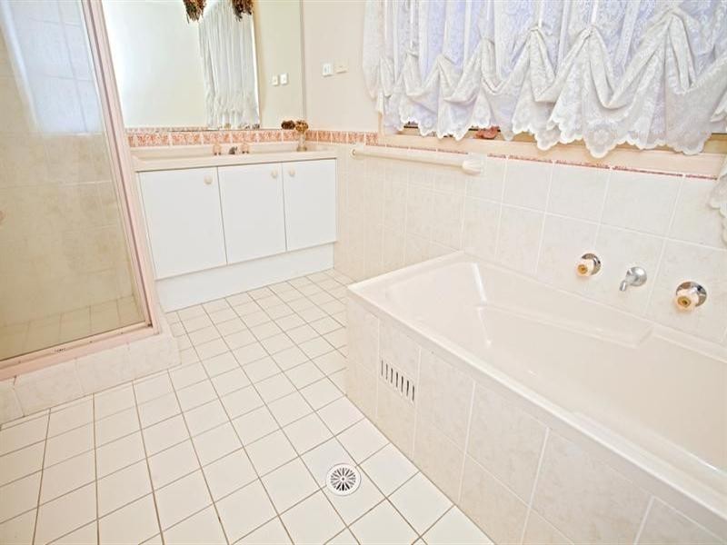 12 Snell Place, West Hoxton NSW 2171