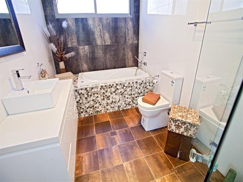 64 Bird Walton Avenue, Middleton Grange NSW 2171