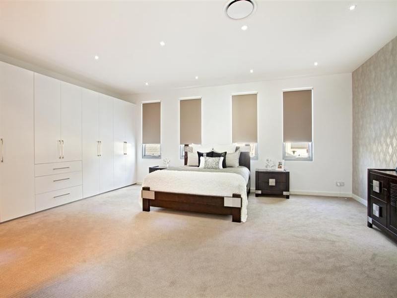 64 Bird Walton Avenue, Middleton Grange NSW 2171