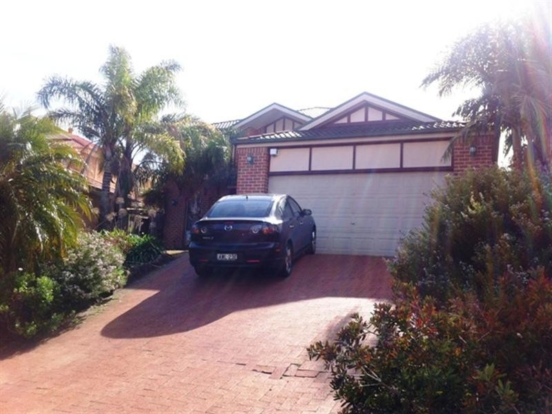 14 St Helens Close, West Hoxton NSW 2171