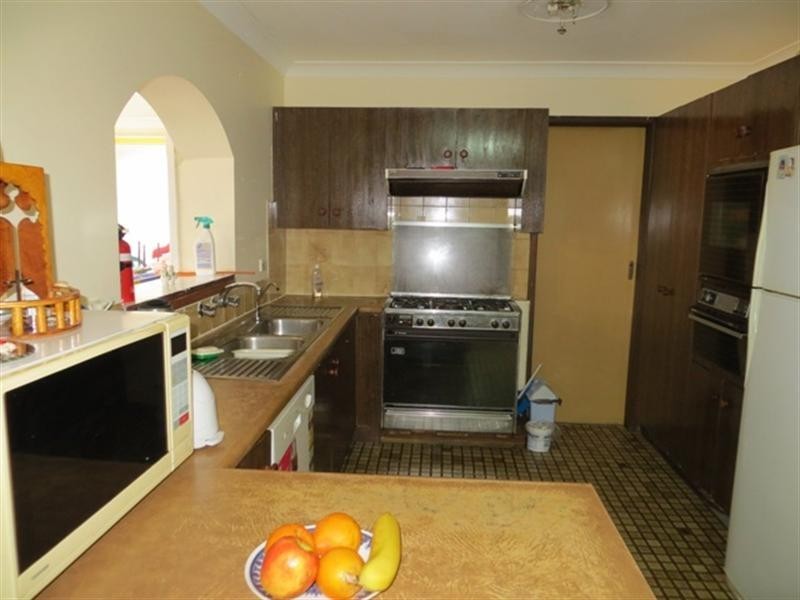 Edensor Park NSW 2176