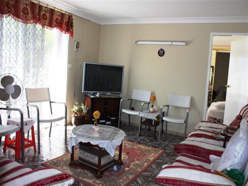 Edensor Park NSW 2176