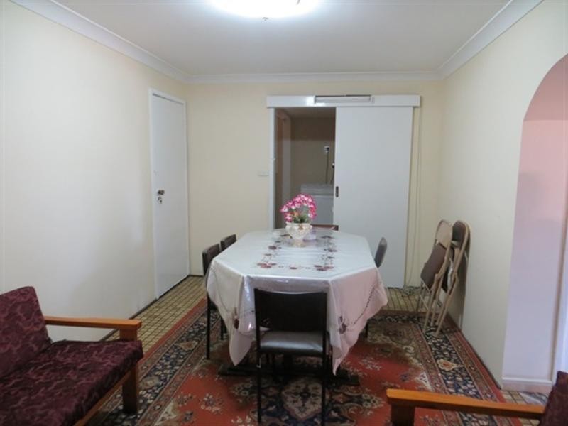 Edensor Park NSW 2176