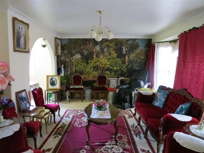 Edensor Park NSW 2176