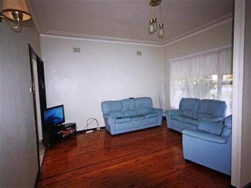 19 Sturt Street, Campbelltown NSW 2560