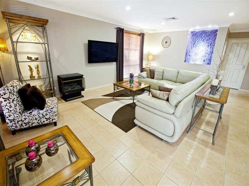 8 Manildra Street, Prestons NSW 2170