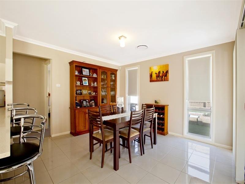 4 Graziers Way, Carnes Hill NSW 2171